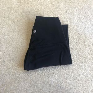 BLACK LULULEMON LEGGINS